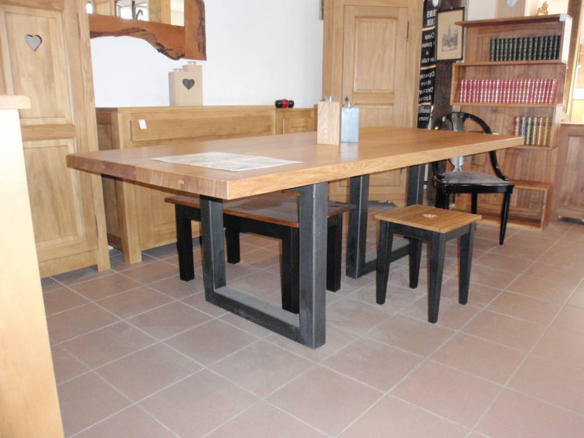 Table chêne massif pieds métal Gérardmer
