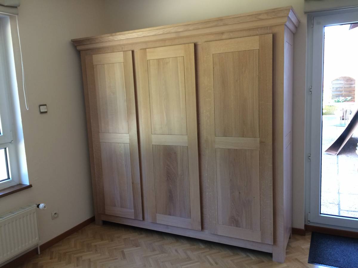 FRéDéRIC 1400 600X450 | Meubles muller Armoire 3 portes chêne massif Gérardmer 0