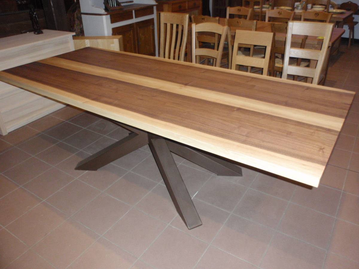 Table noyer pied fer Colmar